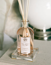 Load image into Gallery viewer, Daphne Flower Diffuser