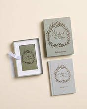 Load image into Gallery viewer, Sibyl of the Flora Oracle Deck