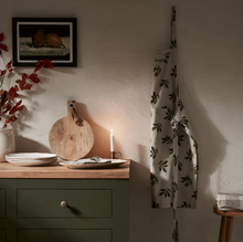 Load image into Gallery viewer, Oak Leaf Apron