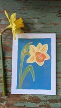 Load image into Gallery viewer, Daffodil card in blue