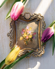 Load image into Gallery viewer, Tulip brooch
