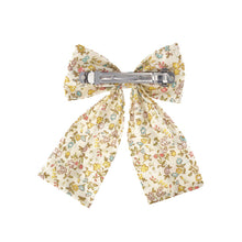 Load image into Gallery viewer, Big Floral Bow Clip
