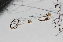 Load image into Gallery viewer, Circle post earrings
