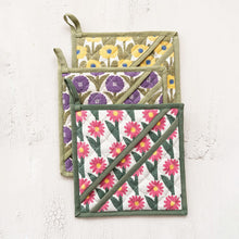 Load image into Gallery viewer, Floral Print Pot Holder
