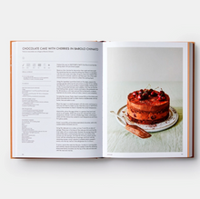 Load image into Gallery viewer, The Italian Bakery: Step-by-Step Recipes with the Silver Spoon
