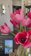Load and play video in Gallery viewer, Hanataba Bouquet Twister - Champagne
