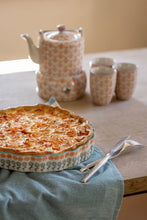 Load image into Gallery viewer, Floral quiche dish
